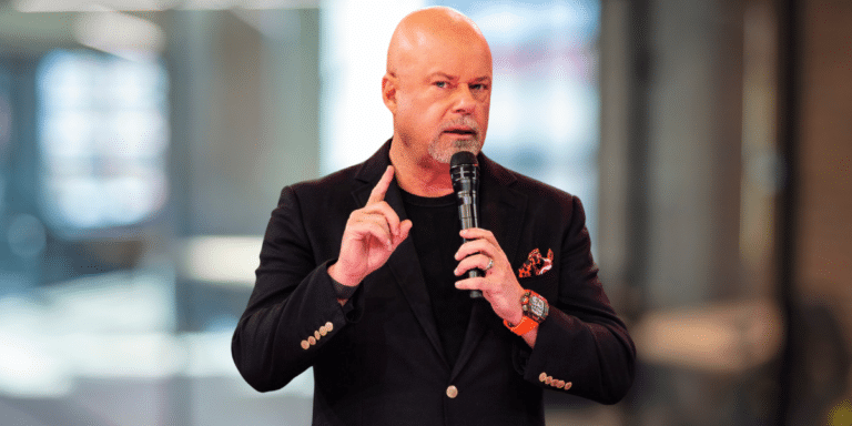 Eric Worre Teams with Monat to Empower Market Partners