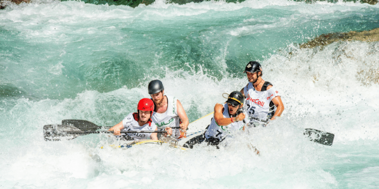 4 Reasons to Book a Whitewater Rafting Trip During the Holidays